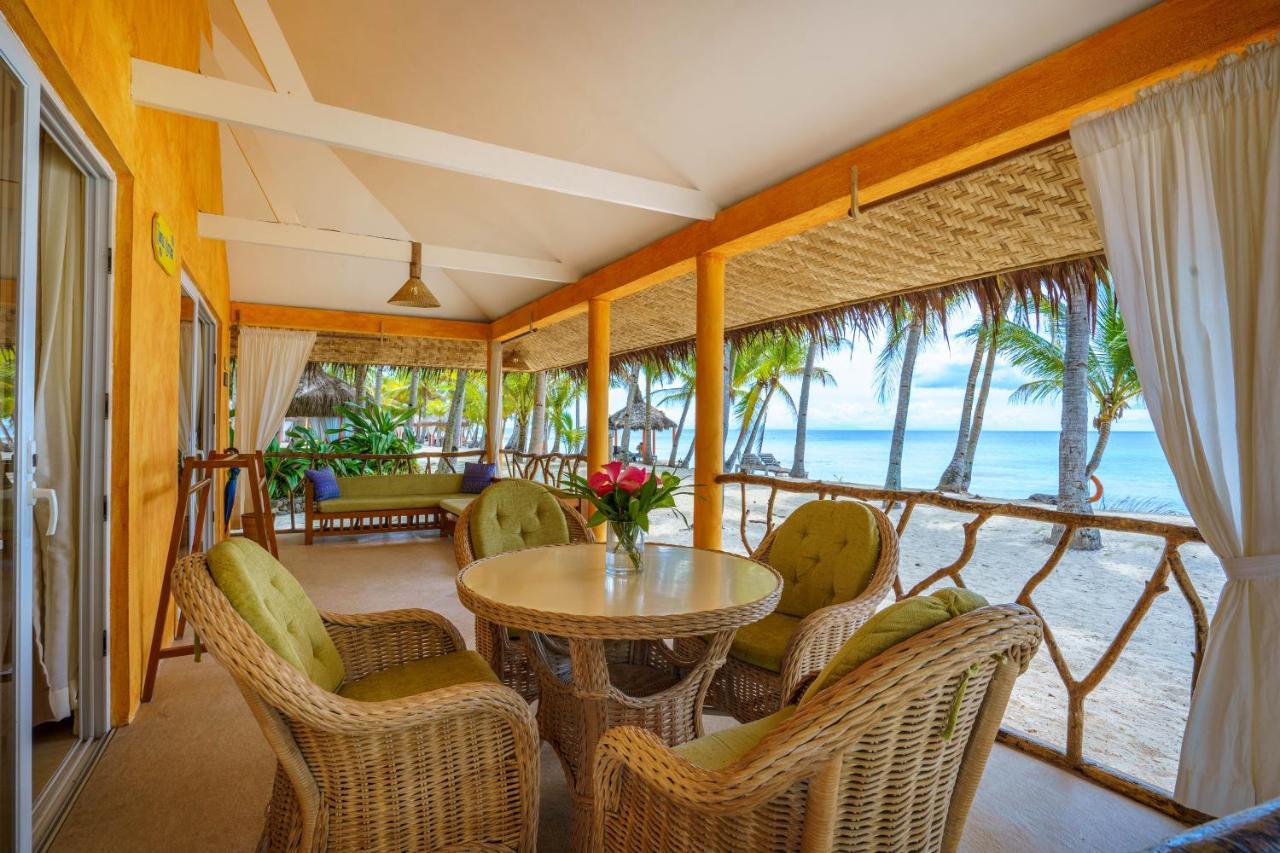 Coco Grove Beach Resort, Siquijor Island Экстерьер фото A veranda