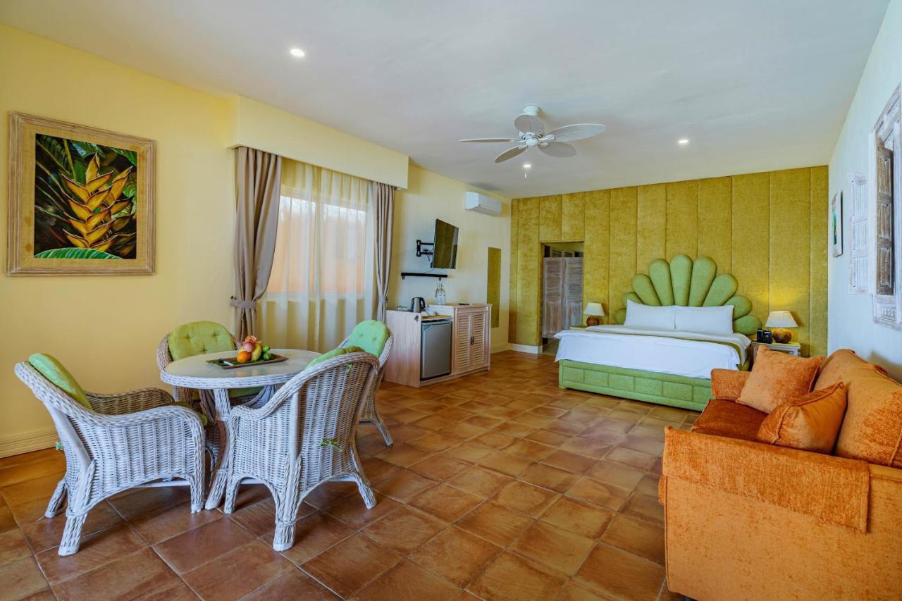 Coco Grove Beach Resort, Siquijor Island Экстерьер фото Deluxe Suite